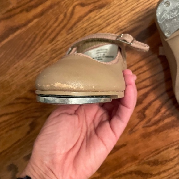 Capezio tan tap shoes kid size 1 - Picture 6 of 7